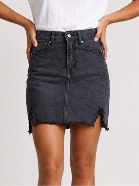 Good American Bombshell Black Denim Skirt Mini Frayed Punk Indie Sleaze Size 6